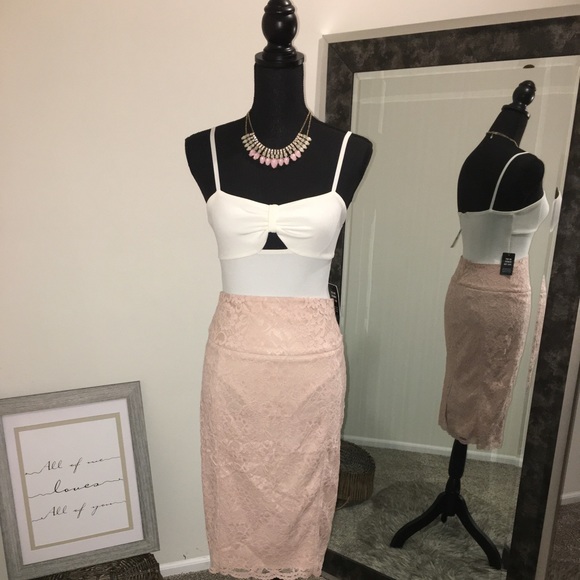 Express Tops - EXPRESS CREAM IVORY WHITE CUTOUT BODYSUIT TANK XS